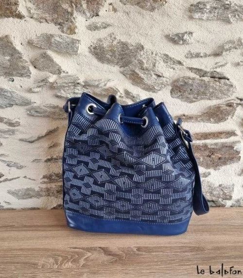 Blue handmade bag in woven loincloth Manjak