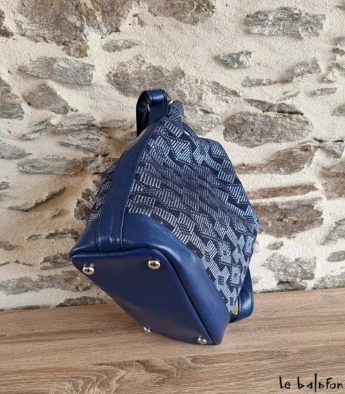 Blue handmade bag in woven loincloth Manjak